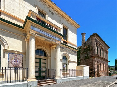 Period-buildings-Clunes.jpg