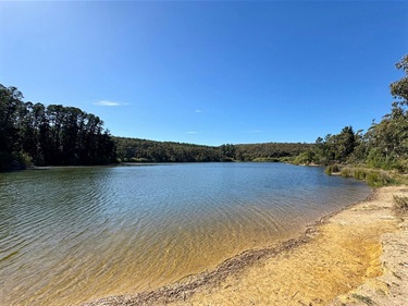 St-Georges-Lake-Creswick.jpeg